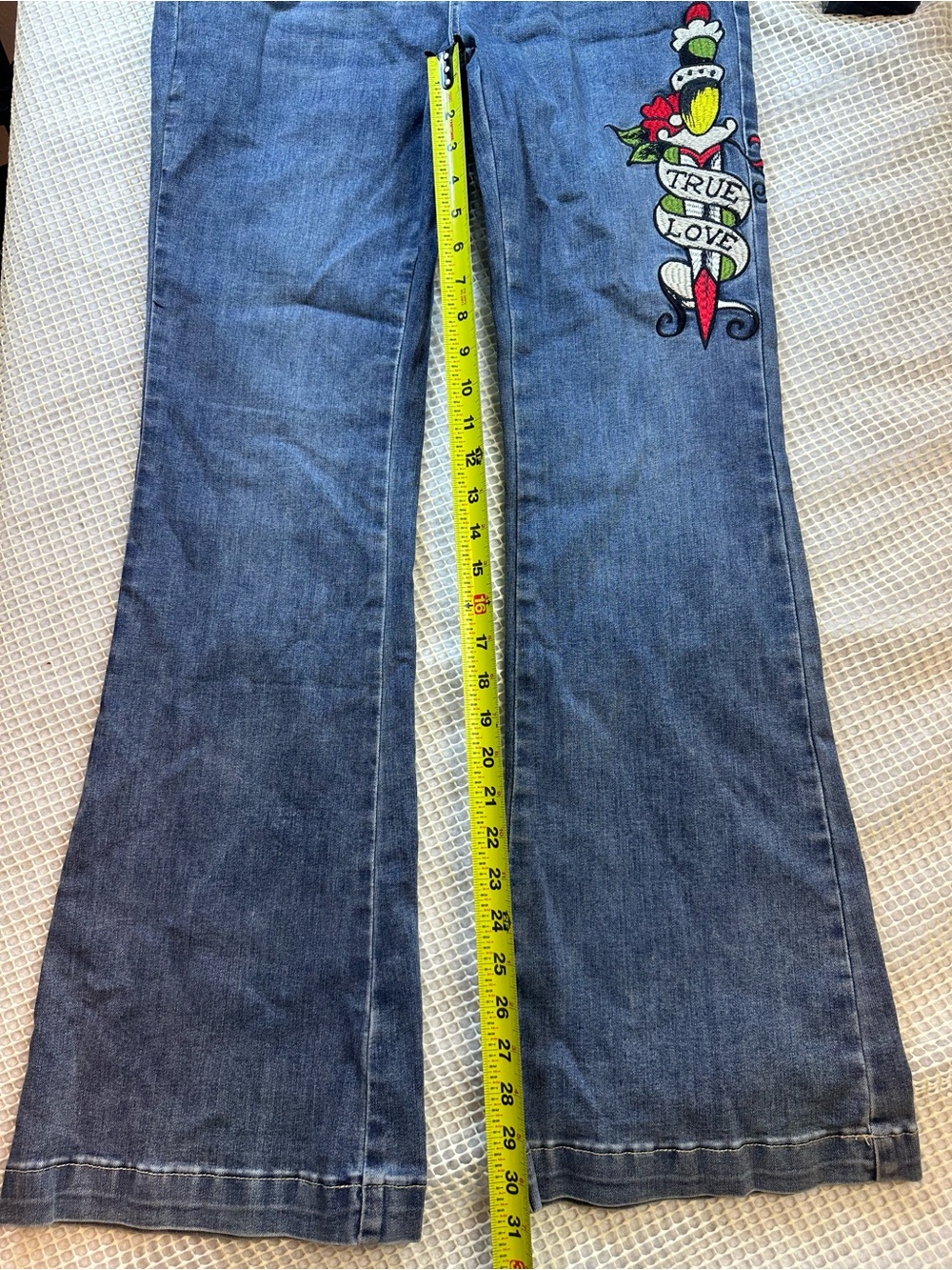 Ed Hardy Y2K True Love Embroidered Denim Fit and Flare Women's Jeans Size 30 - Picture 3 of 11